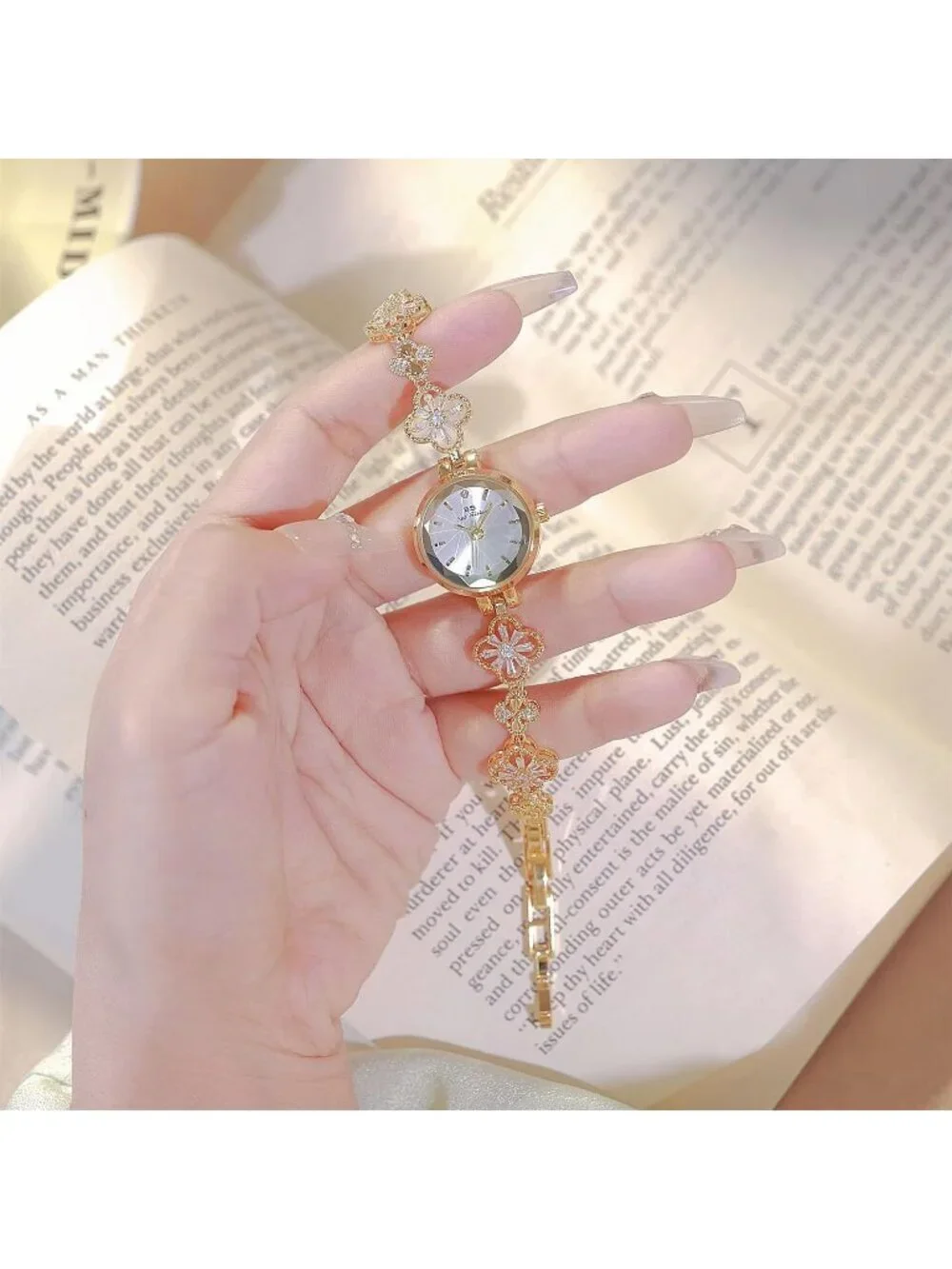 Women's Gold White Analog Quartz Vintage Hollow Four Leaf Chain Bracelet Watch